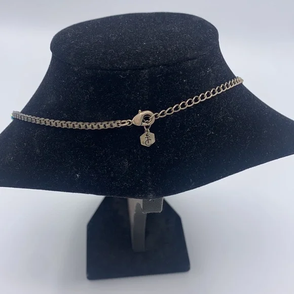 Touchstone Crystal necklace - Picture 3 of 6